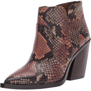 Vince Camuto Gradesha bootie
